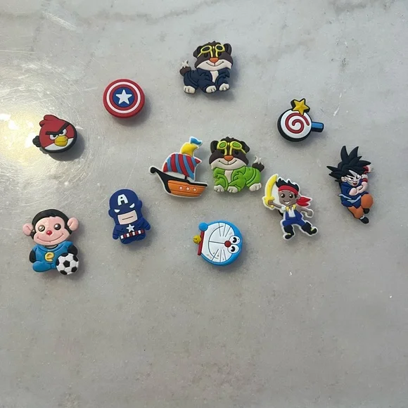 Lote Assorted‎ Cartoon Character Shoe Charms - Picture 2 of 3